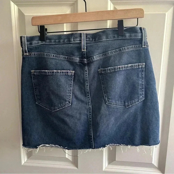 EUC Current Elliot size 29 denim mini skirt with button fly. 15 inches long. - Picture 3 of 8